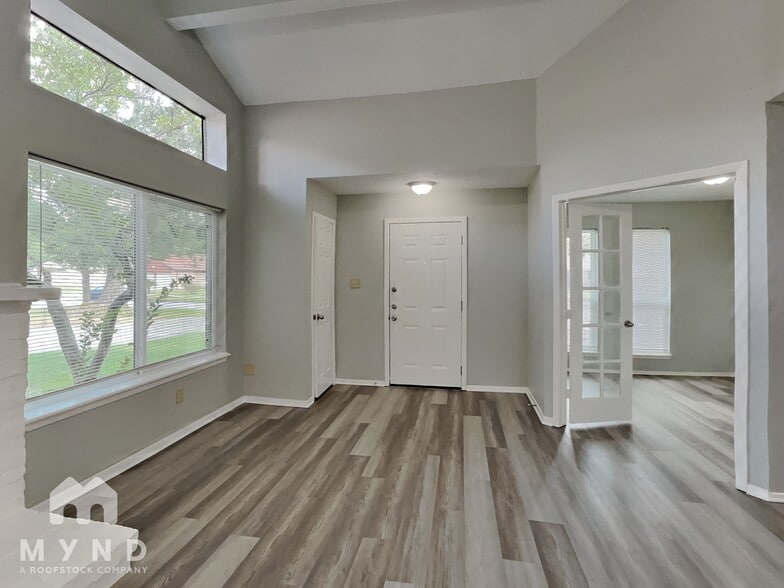 Building Photo - 6918 Foxbrook Dr