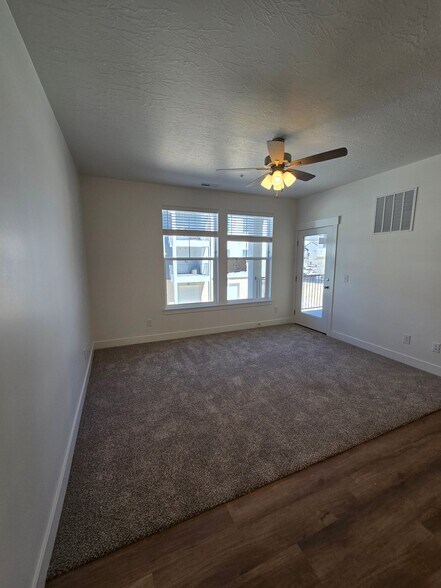 Building Photo - 4668 Olive Ave