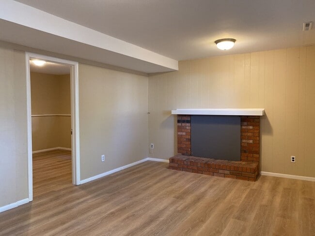 Building Photo - STUDENTS WELCOME! 5 Bedroom 3 Bathroom Bi-Level Single-Family Home in Midtown Fort Collins
