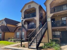 Building Photo - 465 Forestway Cir