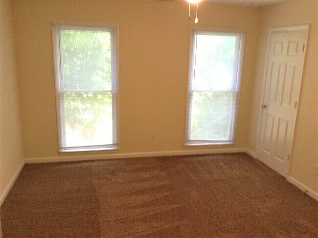 Building Photo - Five Points 3br - Fall 2026 Prelease