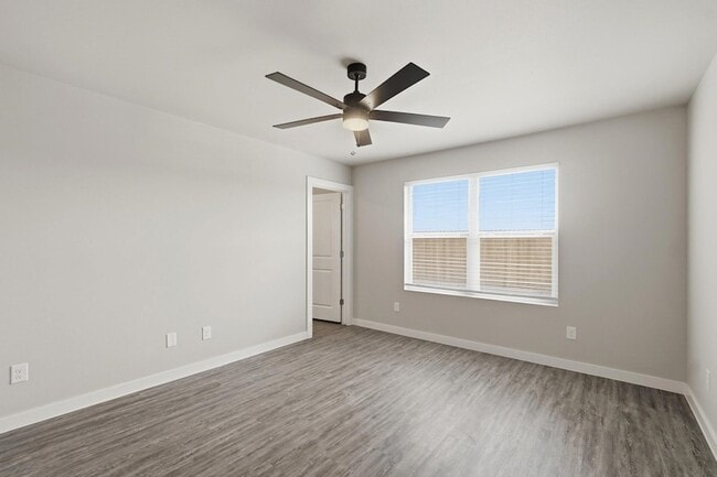 Building Photo - 434 Elmont St