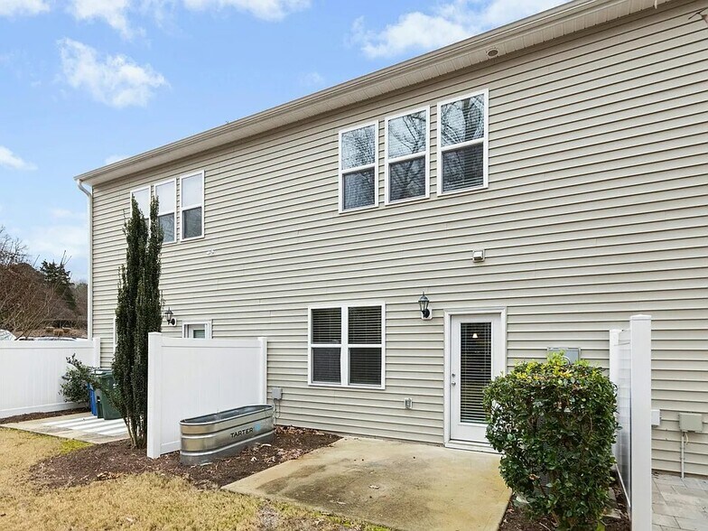 Building Photo - 3645 Water Mist Ln