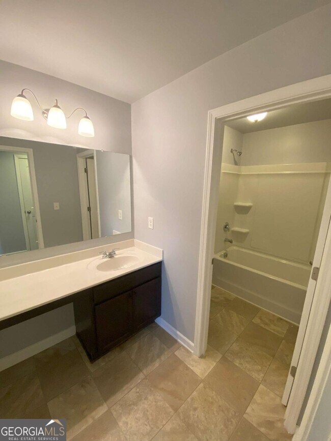 Building Photo - 5224 Cantbury Way