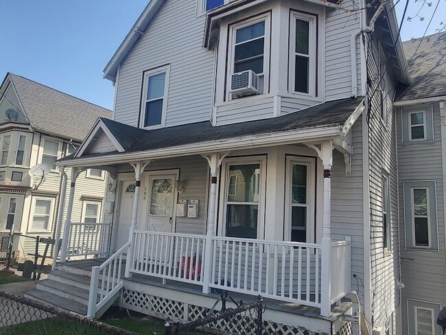 Building Photo - 586 Freeport St
