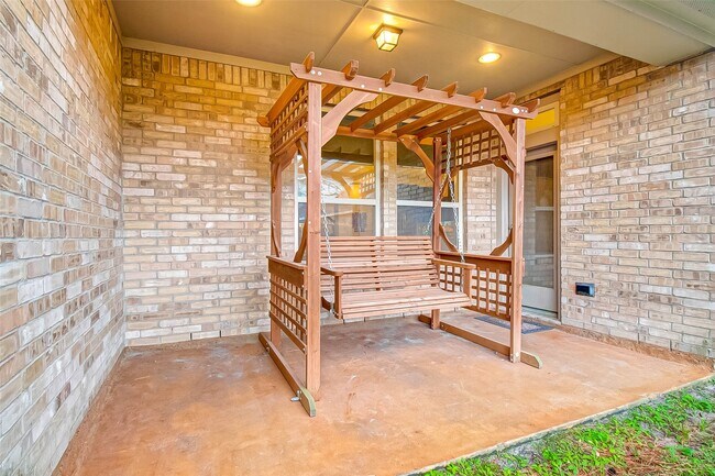 Building Photo - 8219 Peppervine Ct