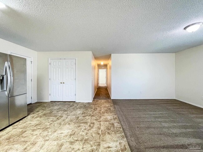 Building Photo - 8921 Camshire Cir