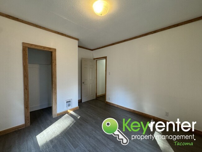 Building Photo - Newly Remodeled 2-Bedroom Home in Morton!
