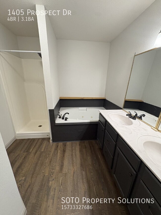 Building Photo - 1405 Prospect Dr