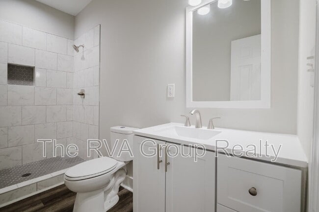 Building Photo - 218 E 34th St