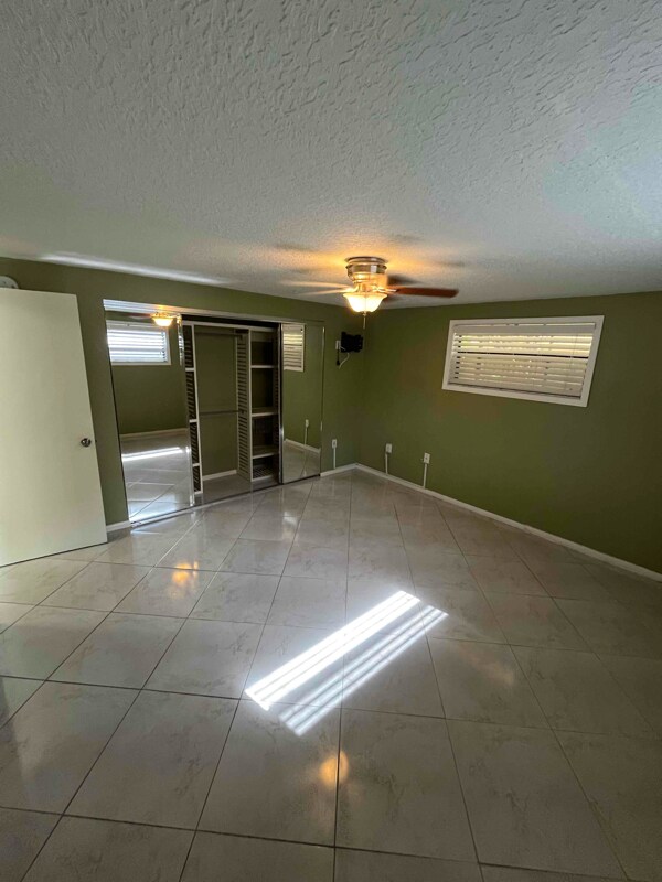 Building Photo - 4934 Amherst Ct