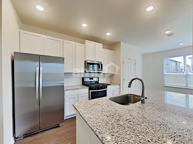 Building Photo - 2738 Meadowood Heights