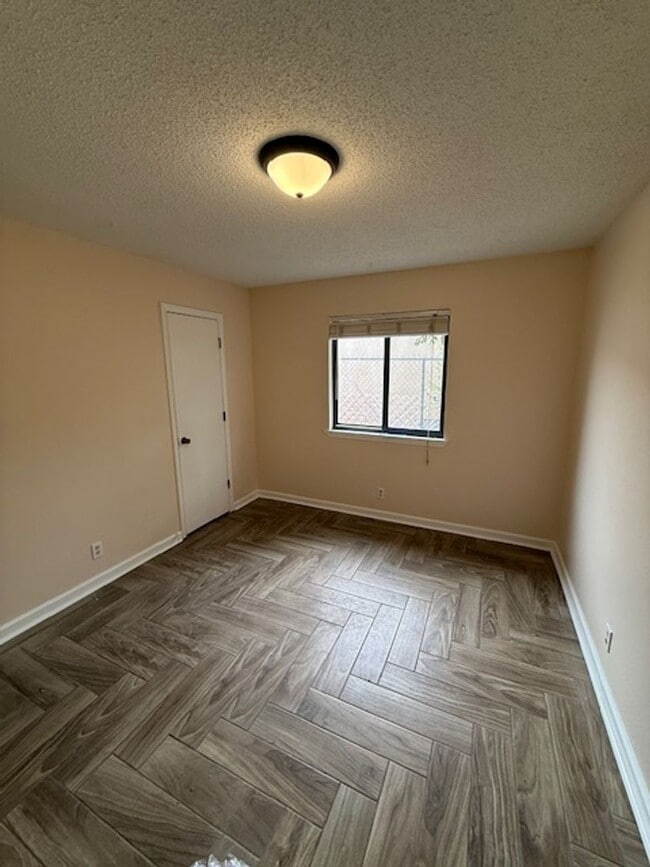 Building Photo - Coming Soon ! 3 Bedroom 2 Bath 1 Car Garag...