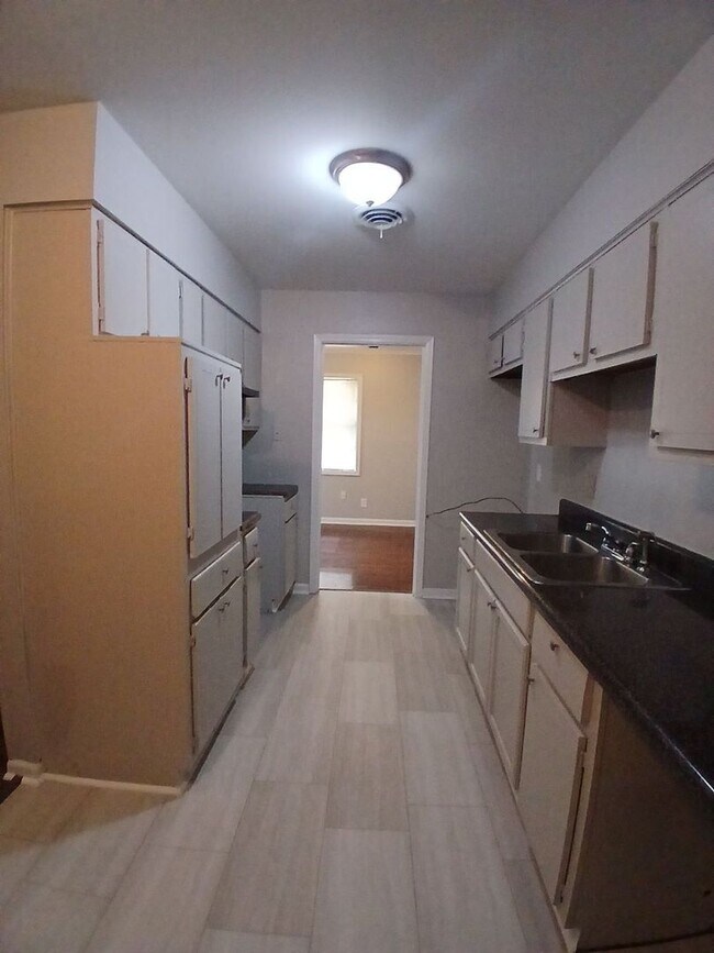 Building Photo - Charming 3-Bedroom Home in Desirable Ralei...