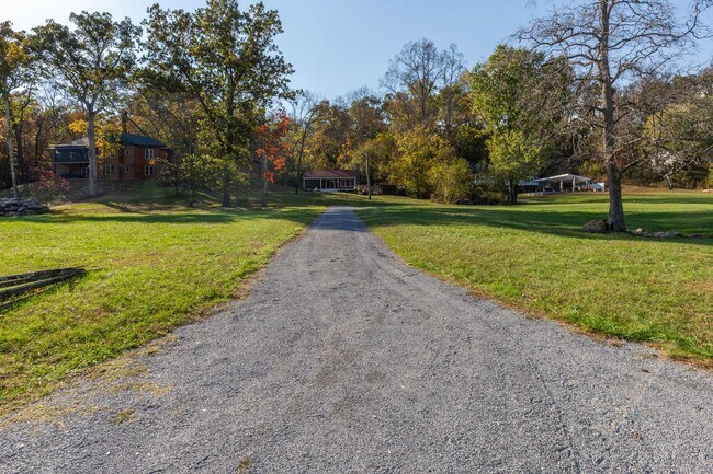 Building Photo - 1312 John Rissler Rd