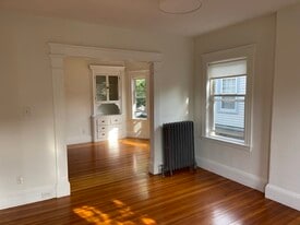 Building Photo - 11 Marion Rd