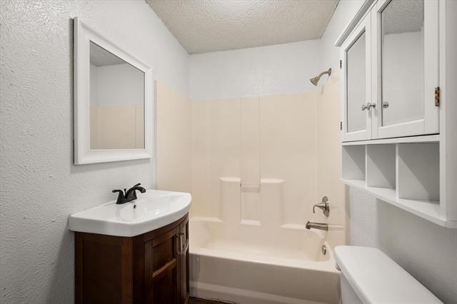 Building Photo - 604 Dunn St