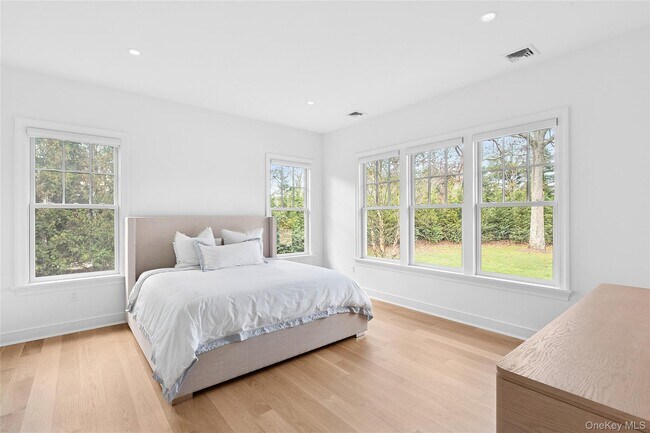 Building Photo - 165 Oneck Ln