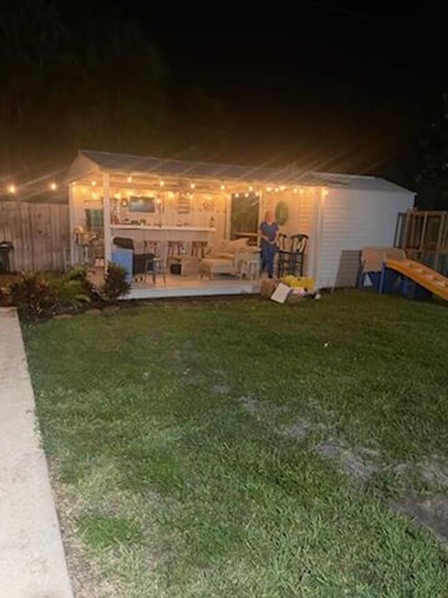 Building Photo - 1036 S 14th St