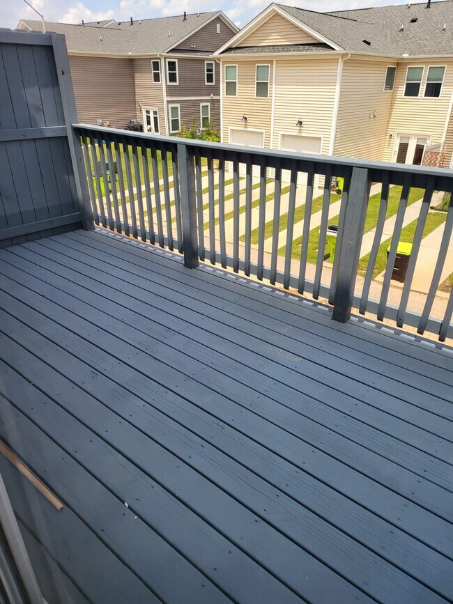 Building Photo - 436 Church St