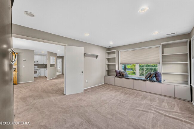 Building Photo - 398 Hampton Pl