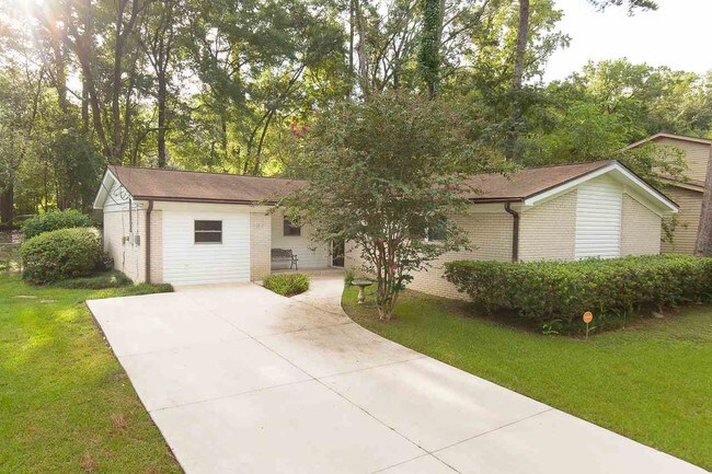 Building Photo - 1837 Devra Dr