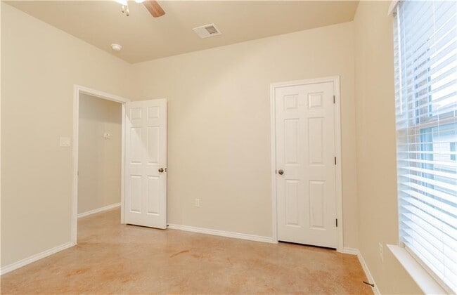 Building Photo - 421 Jack Rabbit Ln