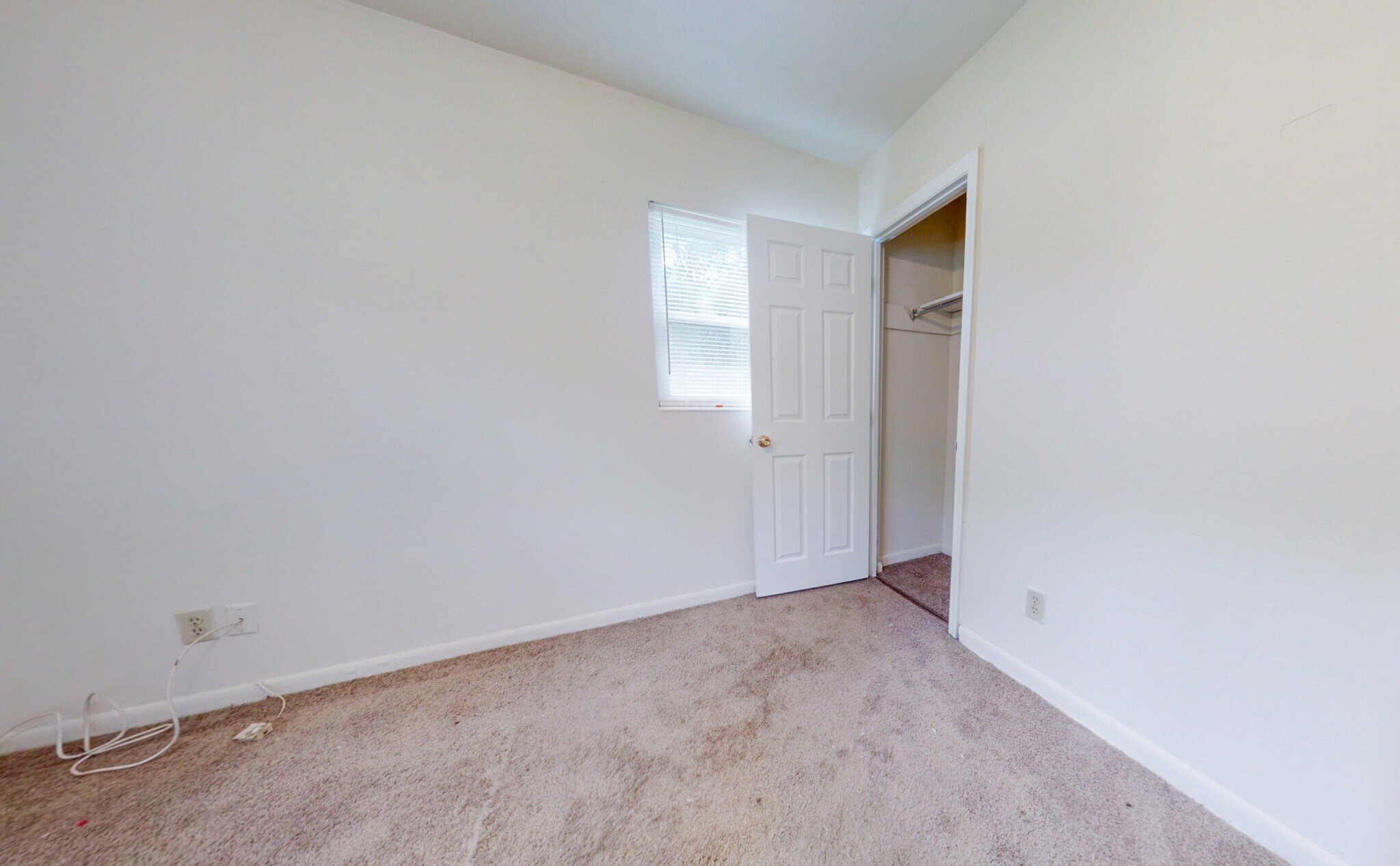 Building Photo - 1613 Airport Dr