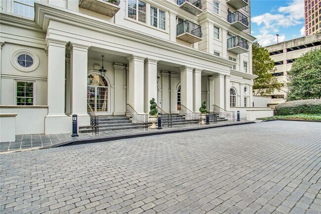 Building Photo - 195 14th St NE