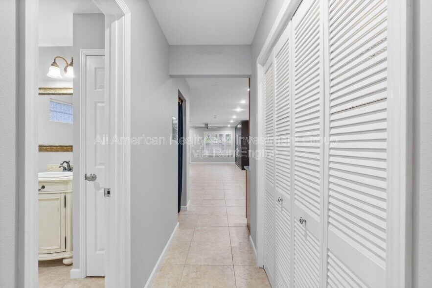 Building Photo - 202 Stephen Ave