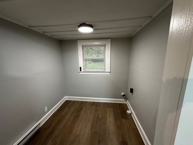 Building Photo - Renovated Bungalow in central High Point Location!!