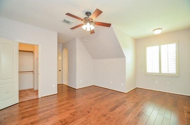 Building Photo - 42 N Knights Crossing Dr