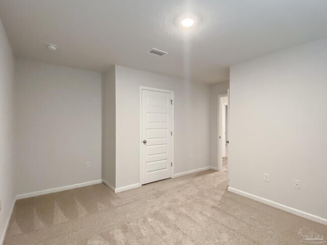 Building Photo - 5554 Guinevere Ln