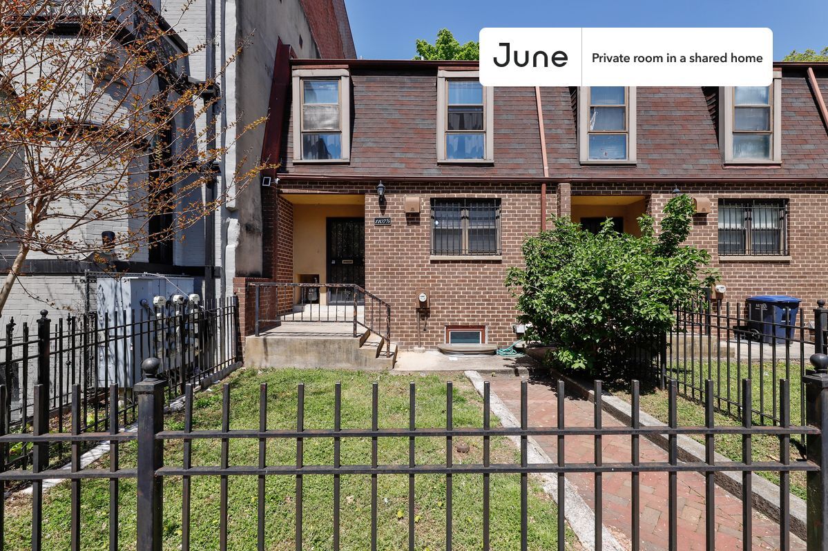 Building Photo - Room in Shared 5 bed/2 bath home in Logan Circle