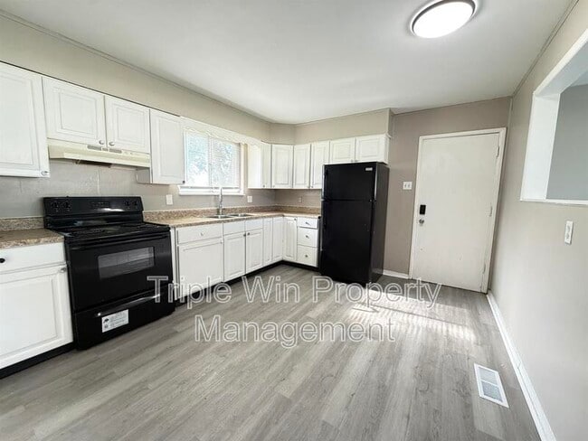 Building Photo - 1710 Kay Dr