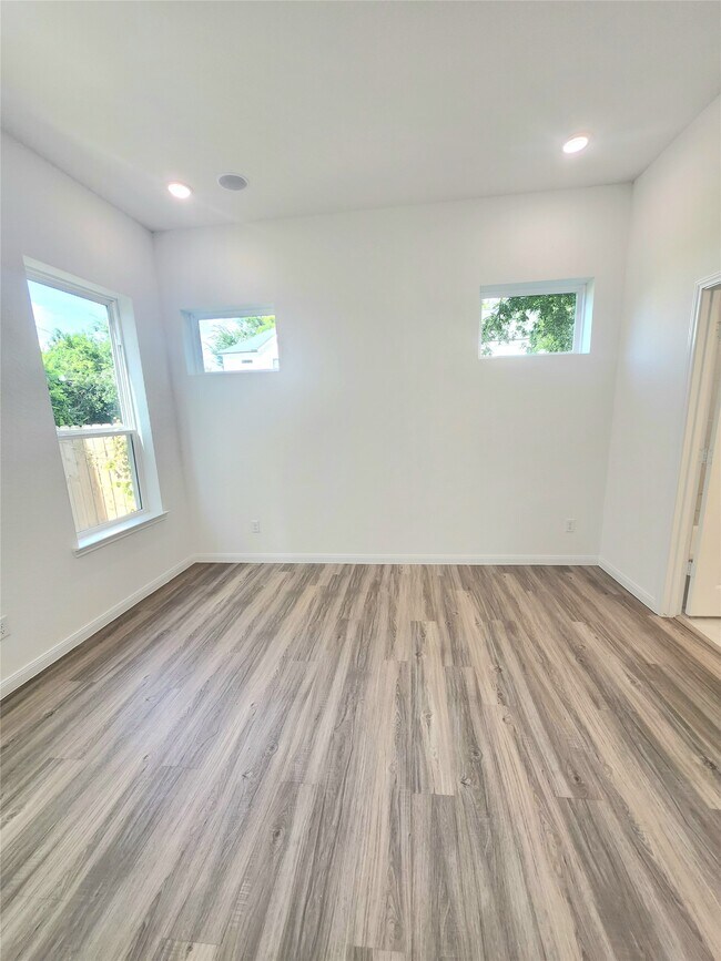 Building Photo - 4713 Mallow St