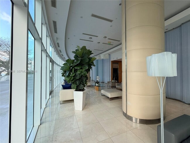 Building Photo - 2101 Brickell Ave