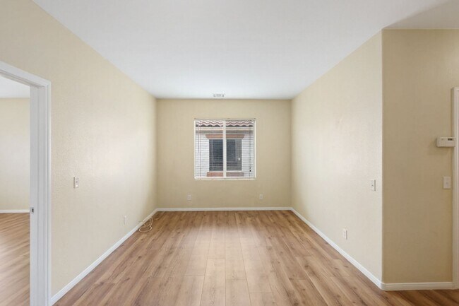 Building Photo - Northwest 3 Bedroom 2.5 Bath Home In Gated...