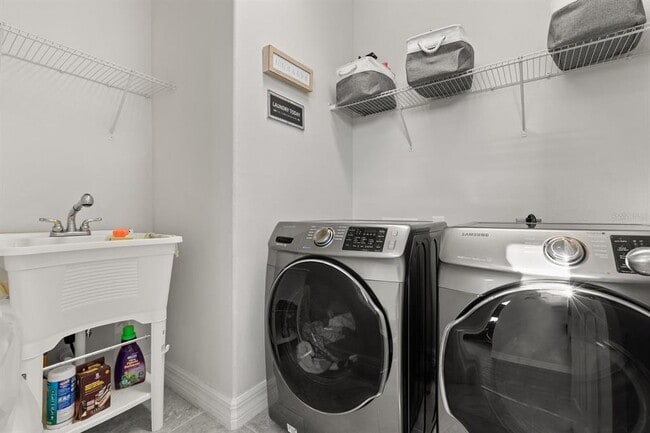 Building Photo - 2417 Chateau Lp