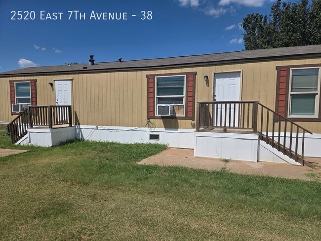 Building Photo - 2520 E 7th Ave