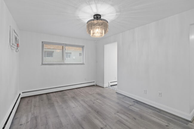 IMG_2194 - 2308-2312 Harper Avenue