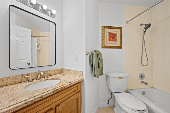 Building Photo - 12660 Shoreline Dr