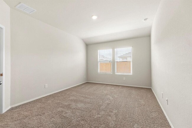 Building Photo - 128 Shimmering Cv