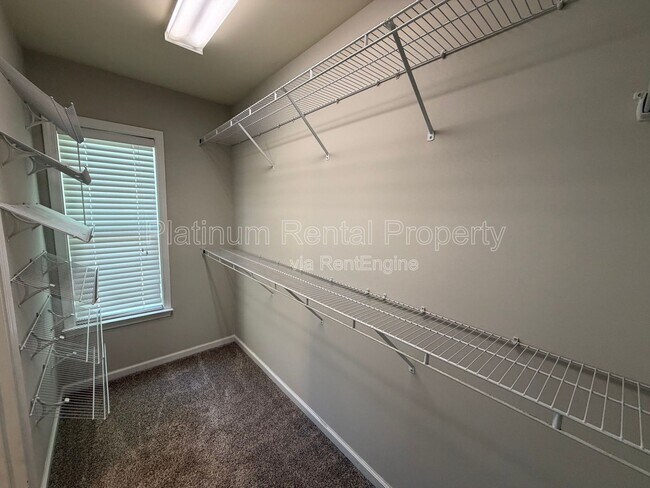 Building Photo - 5555 Falls Landing Dr