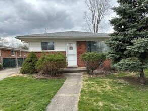 Building Photo - 18547 Hillcrest St