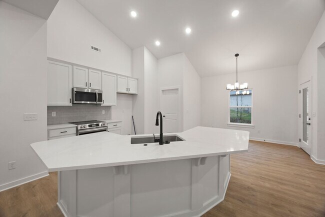 Building Photo - 40 Banff Dr