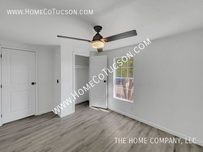 Building Photo - 2662 W Golda St