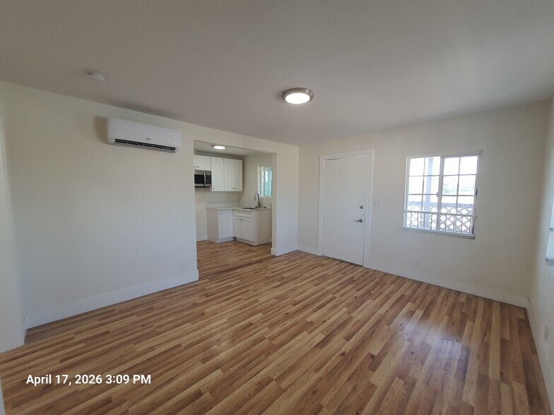 living room /kitchen - 515 W 104th St