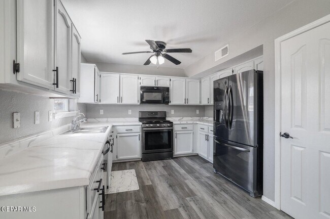 Building Photo - 3329 Tierra Yvette Ln