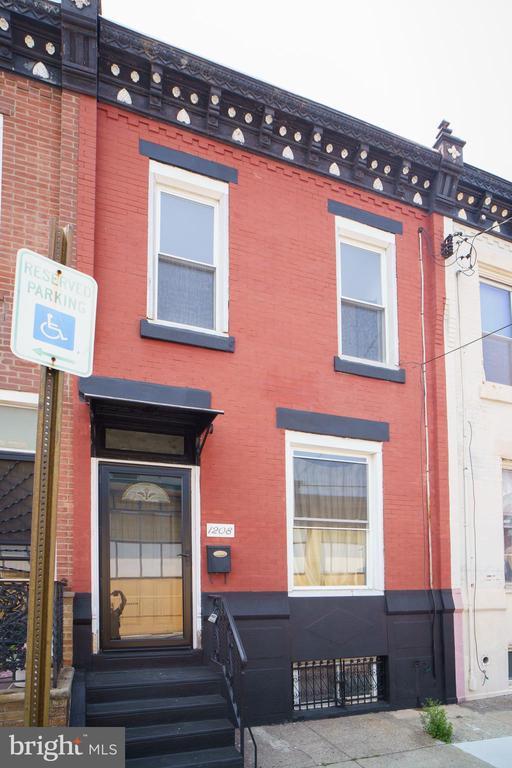 Primary Photo - 1208 S Carlisle St